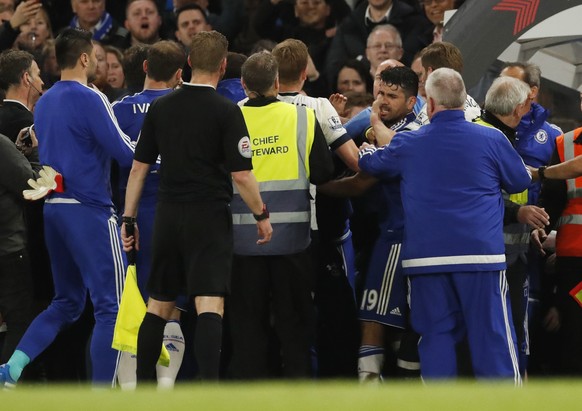 Britain Football Soccer - Chelsea v Tottenham Hotspur - Barclays Premier League - Stamford Bridge - 2/5/16
Chelsea&#039;s Diego Costa clashes with Tottenham players after the match
Action Images via ...