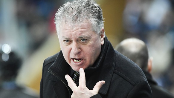 Lugano&#039;s head coach Doug Shedden is pictured during the game between HC Lugano and Avtomobilist Yekaterinburg, at the 90th Spengler Cup ice hockey tournament in Davos, Switzerland, Monday, Decemb ...