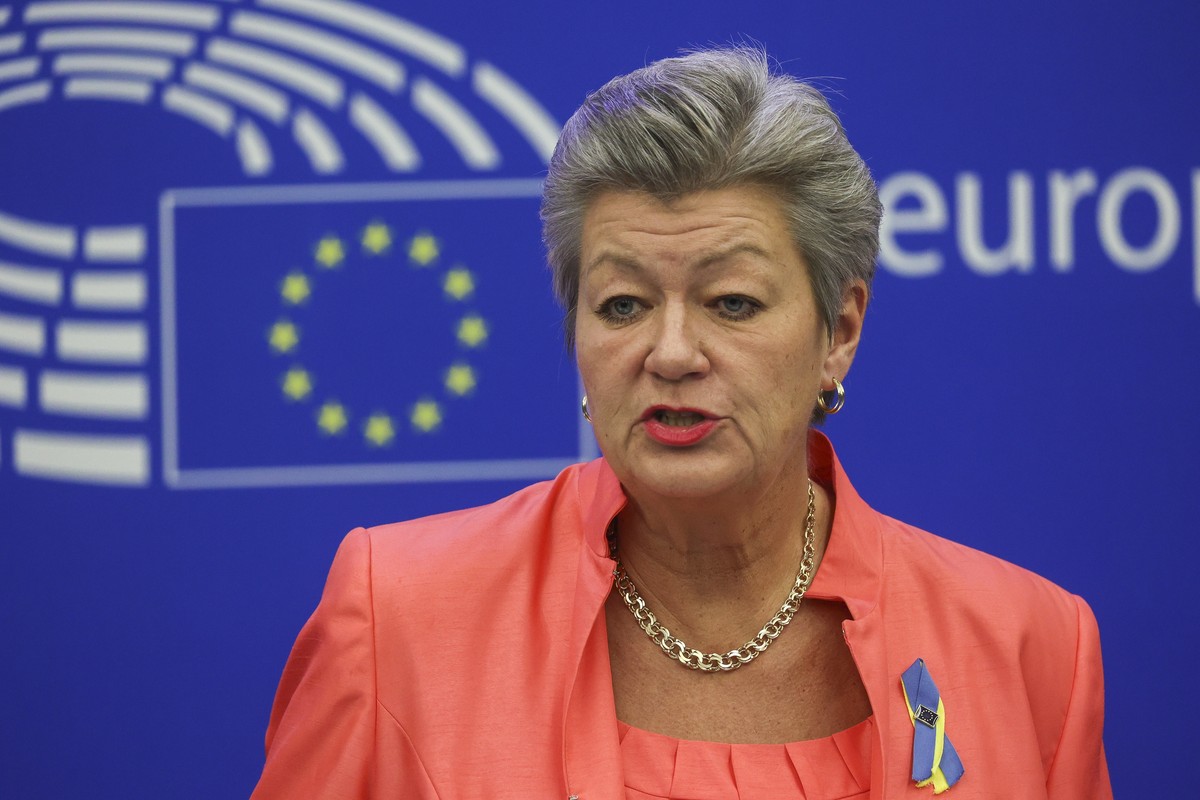 epa10250823 European Commissioner for Home Affairs, Ylva Johansson, holds a press conference on 'Critical infrastructure resilience' at the European Parliament in Strasbourg, France, 18 Octo ...
