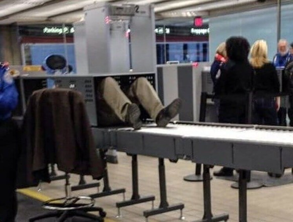 These 24 things can only happen to you when you go on vacation by plane