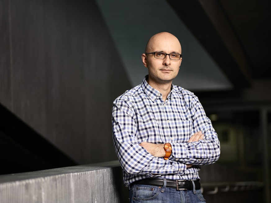 ZUM SP-POLITIKER NENAD STOJANOVIC STELLEN WIR IHNEN HEUTE, DIENSTAG, 24. JANUAR 2017, FOLGENDE NEUE PORTRAITS ZUR VERFUEGUNG --- Portrait of Nenad Stojanovic, political scientist and member of the Soc ...