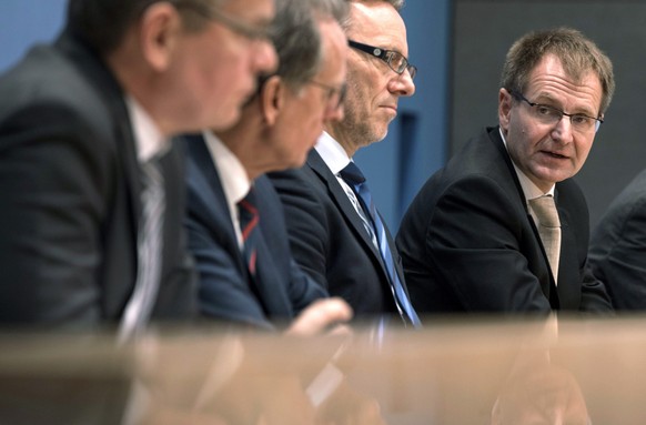 epa05683590 (L-R) The German Federal Prosecutor General Peter Frank, Head of the Federal Criminal Police Office Holger Muench, Attorney General for Berlin Ralf Rother and the President of the Berlin P ...