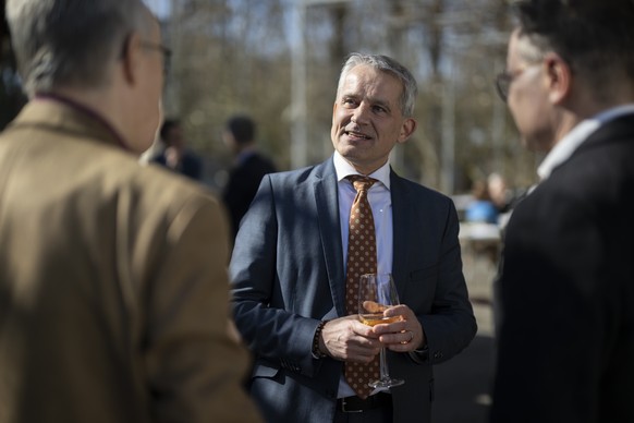 Bundesrat Beat Jans spricht mit Journalisten waehrend eines informellen Austauschs mit den Medien vor der Dampfzentrale Bern, am Freitag, 27. Februar 2026 in Bern. (KEYSTONE/Anthony Anex)
