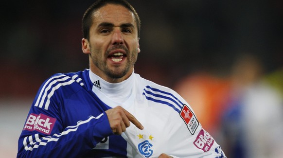 GC! Rekordmeister, chli Respekt hey! Rekordmeister! Än Institution, hey! Der Grasshopper Ricardo Cabanas freut sich ueber sein Tor zum 1-0, im Fussball Meisterschaftsspiel der Axpo Super League zwischen dem FC Zuerich und dem Grasshopper Club Zuerich, am Samstag, 5 Dezember 2009, im Zuercher Letzigrund Stadion. (KEYSTONE/Steffen Schmidt)