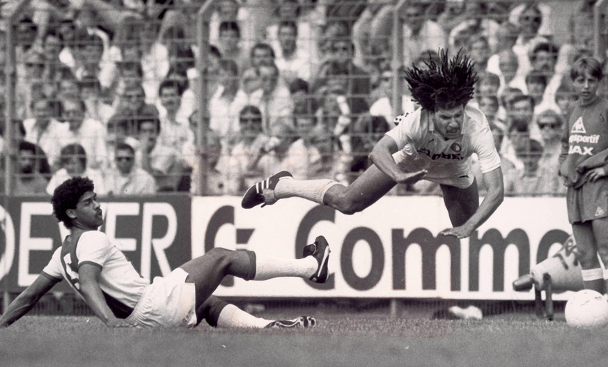 Bildnummer: 07159139 Datum: 01.01.1985 Copyright: imago/VI Images
Ruud Gullit (2nd R), Frank Rijkaard (2nd L) Ajax Amsterdam vs Feyenoord Rotterdam Eredivisie 1984/1985 xVIxRobertxCollettexIVx PUBLICA ...