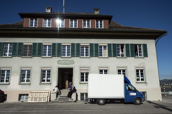 Im alten Schulhaus von Schafhausen leben 130 Asylsuchende.