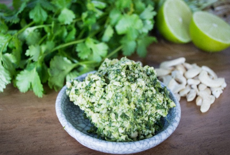 koriander pesto limette http://wellnourished.com.au/coriander-and-lime-pesto/