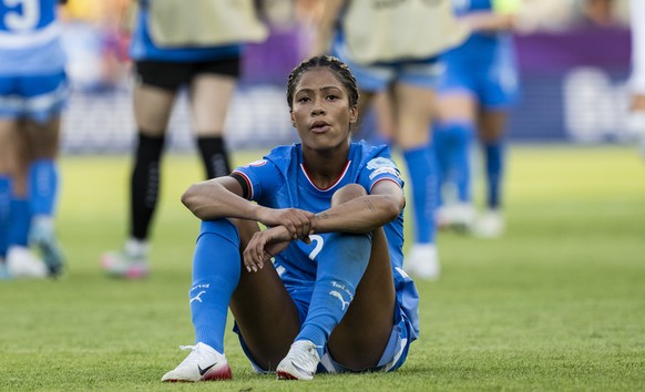Iceland&#039;s Sveindis Jonsdottir show her disappointment at the conclusion of the UEFA Women&#039;s EURO 2025 Group A soccer match between Iceland and Finland at the Stockhorn Arena in Thun, Switzer ...