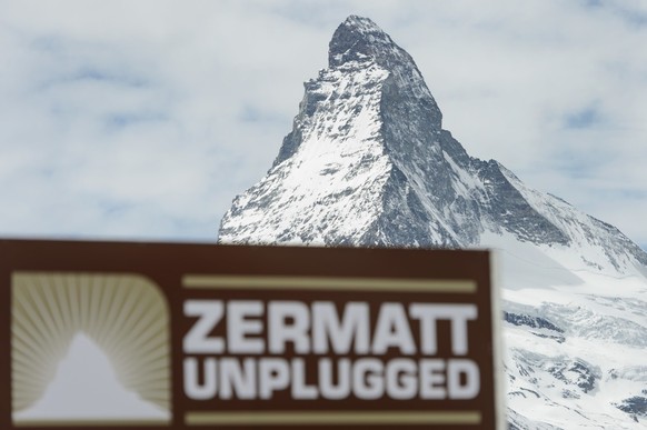The festival logo is pictured on the Blue Lounge stage in front of the Matterhorn mountain during the Zermatt Unplugged Festival, in Zermatt, Switzerland, Tuesday, April 14, 2015. (KEYSTONE/Jean-Chris ...