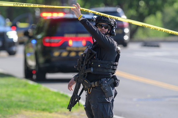 U.S. Secret Service police respond after a person was shot by law enforcement near the Washington Monument in Washington, Monday, May 4, 2026. (AP Photo/Rod Lamkey Jr.)
Police Shooting White House