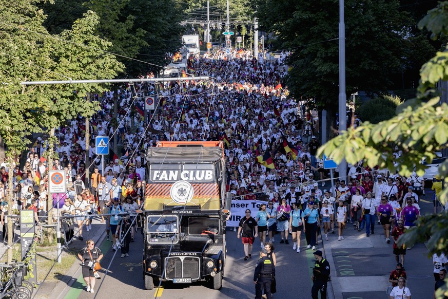 Zurich, Switzerland, July 12st 2025: Fanwalk of Germany before the UEFA Womens EURO 2025 Group C match between Sweden and Germany at Letzigrund in Zurich, Switzerland. Philipp Kresnik Philipp Kresnik  ...
