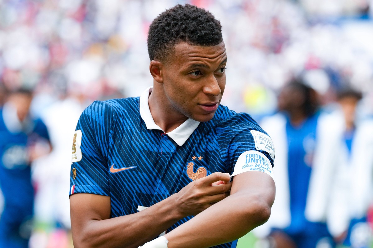 Kylian Mbappe of France looks on during a FIFA Mens World Cup 2026 Bronze Final football match between France and England at Miami Stadium, in Miami Gardens on July 18th 2026 Photo by Alexandra Fechet ...