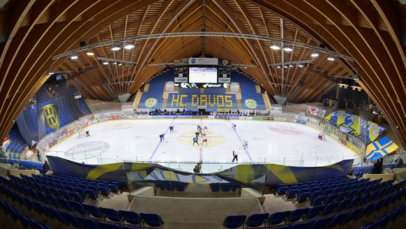 Anspiel im leeren Stadion beim Eishockey-Qualifikationsspiel der National League zwischen dem HC Davos und den SC Rapperswil Jona Lakers, am Samstag, 29. Februar 2020 im Eisstadion in Davos. Die Spiel ...