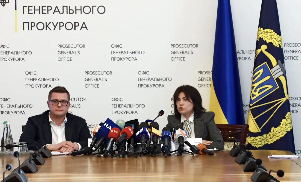 Le chef du SBU de l'époque, Ivan Bakanov (à gauche) et la procureure générale de l'époque, Iryna Venediktova, lors d'une conférence de presse en mai 2021 - aujourd'hui, tous deux ont perdu leur emploi ...