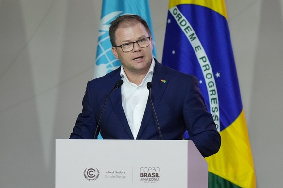 Carsten Schneider, minister of the environment, climate action, nature conservation and nuclear safety of Germany, speaks during a plenary session at the COP30 U.N. Climate Summit, Monday, Nov. 17, 20 ...