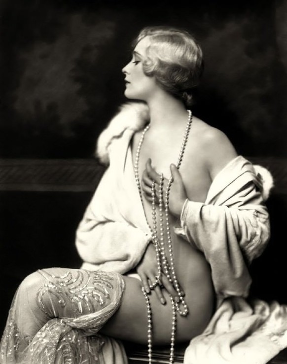 Ziegfield Follies showgirls retro new york amerika 
https://imgur.com/gallery/QwkjT