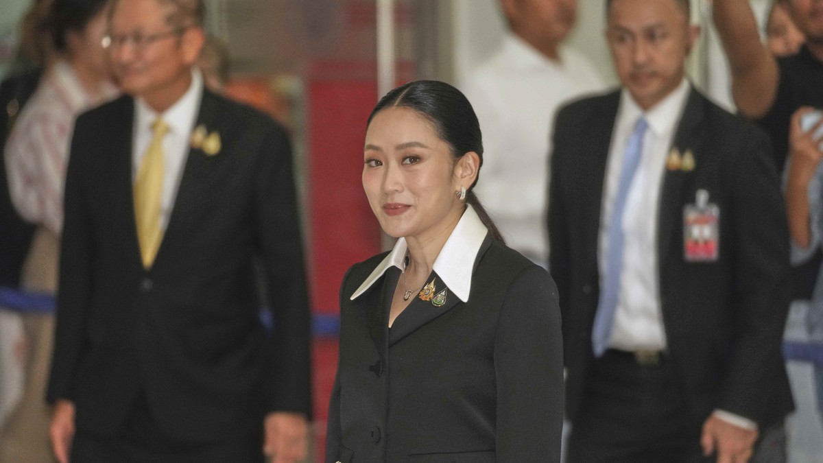 Thailands Premierministerin Shinawatra verliert ihr Amt nach umstrittenem Telefonat
