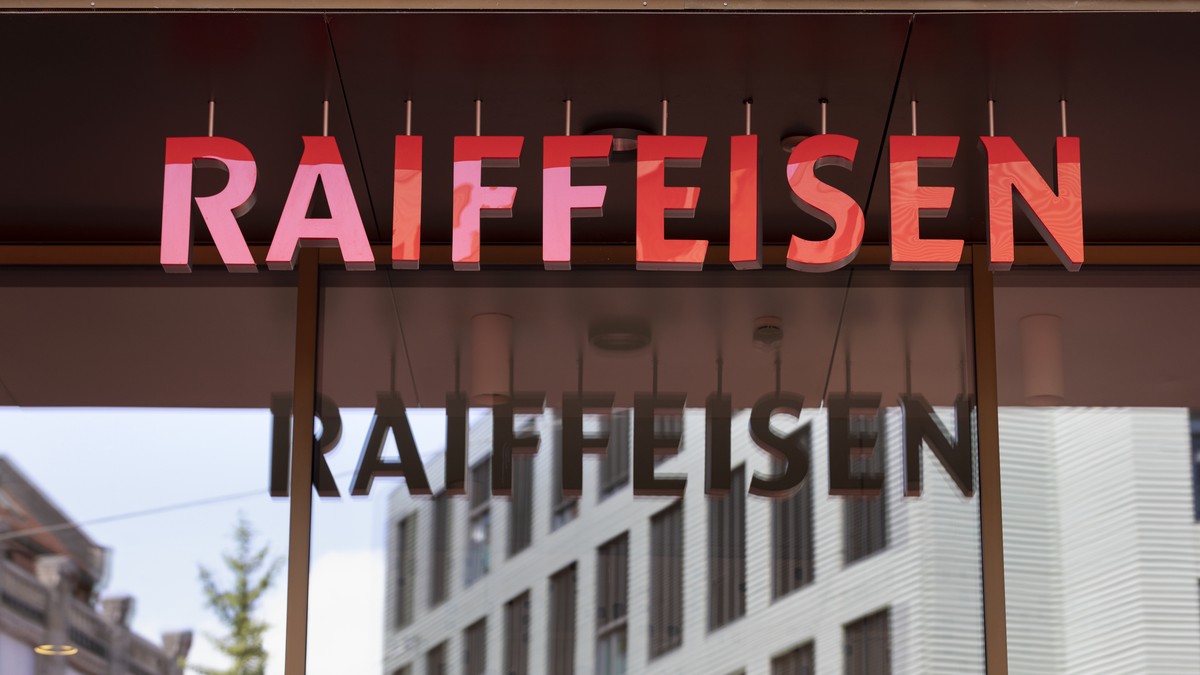 ARCHIVBILD ZU DEN UMSATZZAHLEN BEI RAIFFEISEN --- Logo of the Raiffeisen bank at its headquarters in St. Gallen, Switzerland, on June 5, 2018. (KEYSTONE/Gaetan Bally)..Logo der Raiffeisenbank am Haupt ...