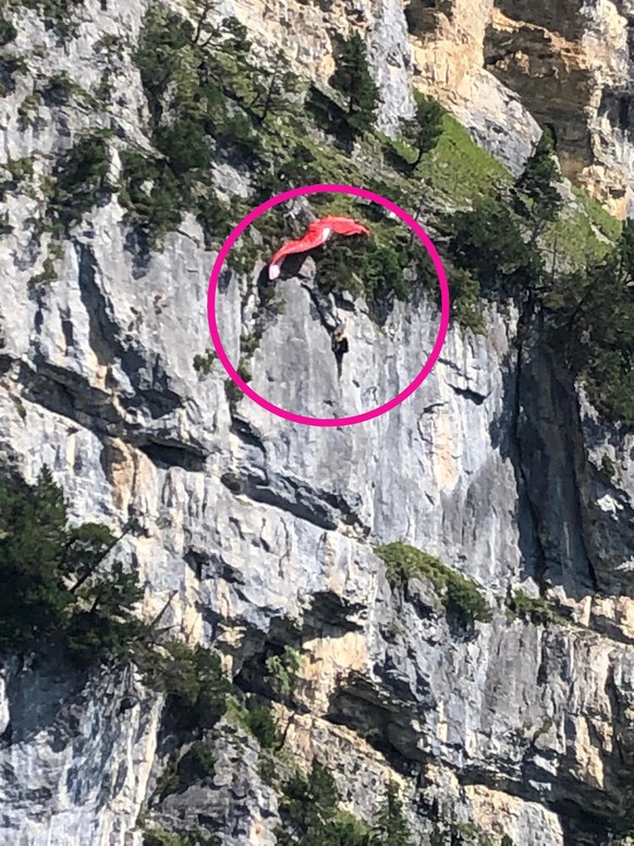 Gleitschirmflieger im Berner Oberland aus misslicher Lage befreit