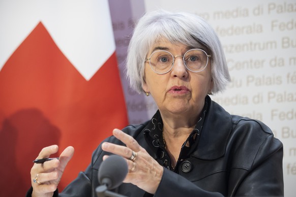 Bundesraetin Elisabeth Baume-Schneider spricht waehrend einer Medienkonferenz zur nationalen Strategie gegen Rassismus und Antisemitismus, am Montag, 8. Dezember 2025 in Bern. (KEYSTONE/Peter Klaunzer ...