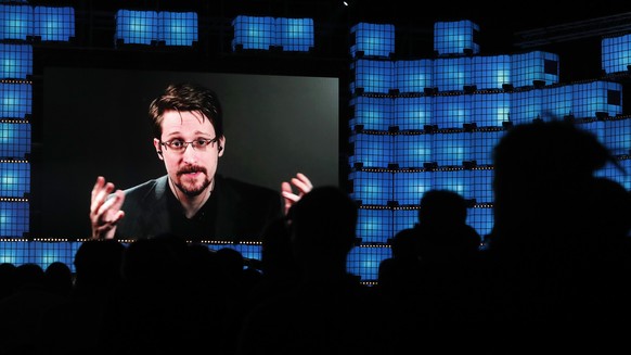 Der US-Whistleblower Edward Snowden hat in Russland gemäss Angaben seines Anwalts eine dauerhafte Aufenthaltserlaubnis erhalten. Er muss demnach nicht mehr mit einer Abschiebung in die USA rechnen.