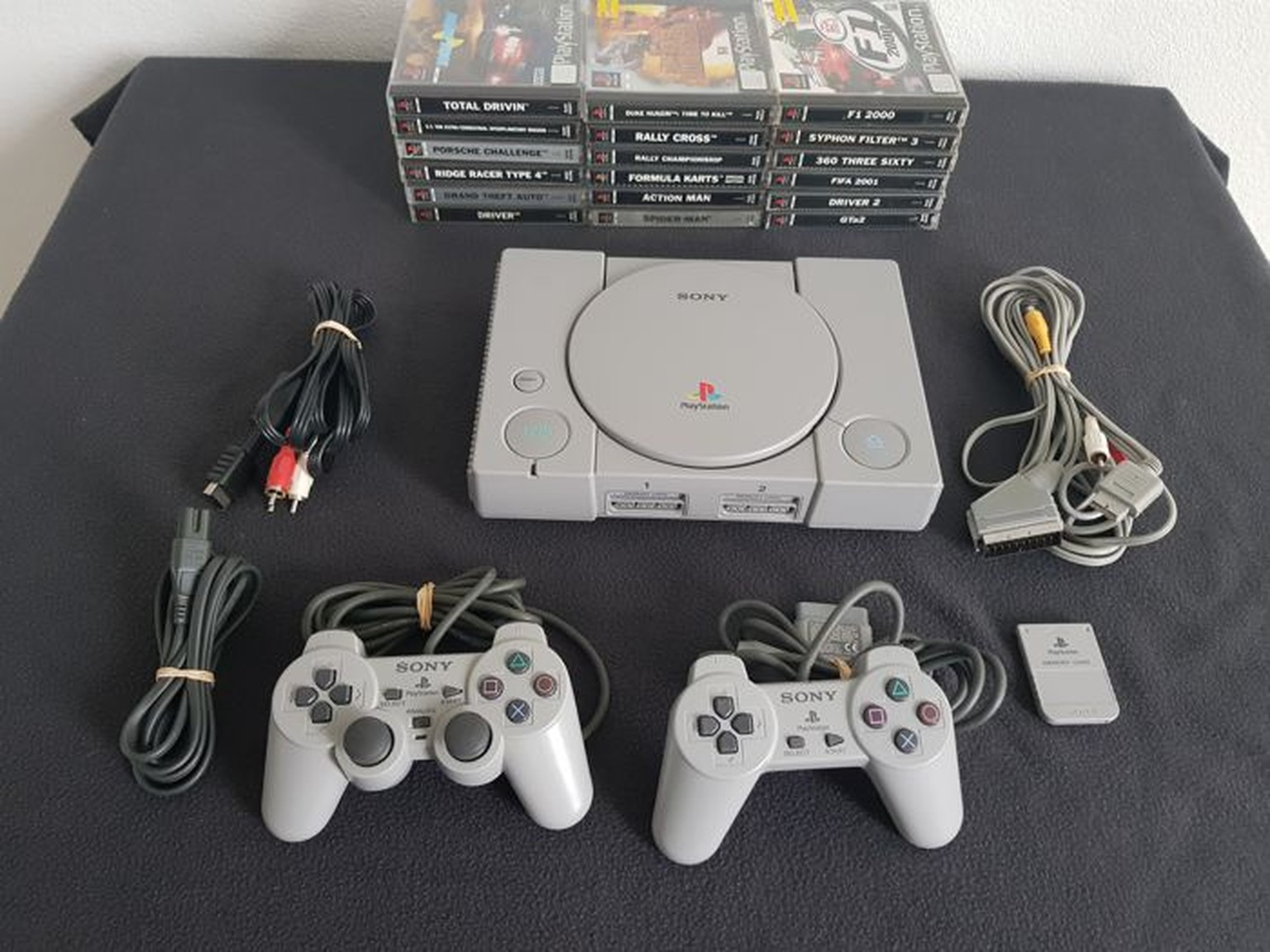 Сони плейстейшен видео игры. Sony ps1. Sony PLAYSTATION ps1. Sony PLAYSTATION 1. Ps1 SCPH 9002.