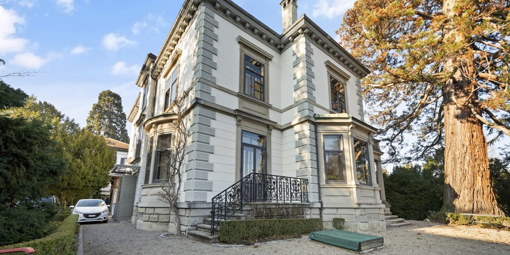 In einer Villa in Horgen ist eine exquisite 5,5-Zimmerwohnung ausgeschrieben – für eine Monatsmiete von gerade einmal 2750 Franken. Einen Haken hat das Bijou aber. Trotzdem stehen die Interessenten Sc ...