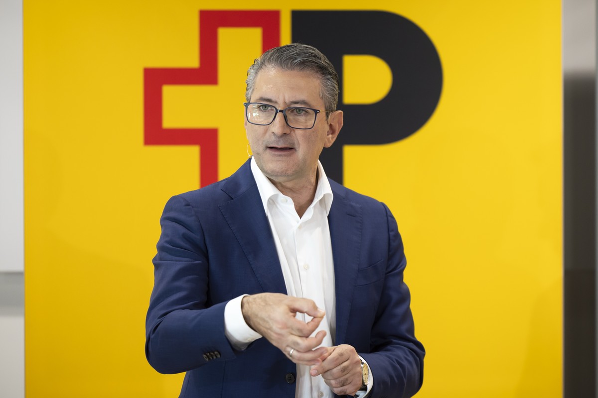Roberto Cirillo, Konzernleiter Schweizerische Post, spricht waehrend einer Medienkonferenz der Schweizerischen Post zur Strategie des Filialnetzes, am Dienstag, 29. Oktober 2024 in Bern. (KEYSTONE/Pet ...