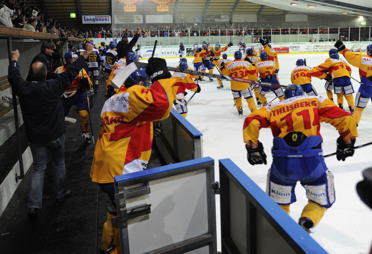 Riesenjubel in Dübendorf: Der Underdog wirft Meister Davos aus dem Cup.