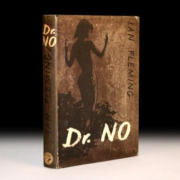 Ian Fleming Dr. No james bond roman 1958 buch 
https://en.wikipedia.org/wiki/Dr._No_(novel)#/media/File:DrNoFirst.jpg