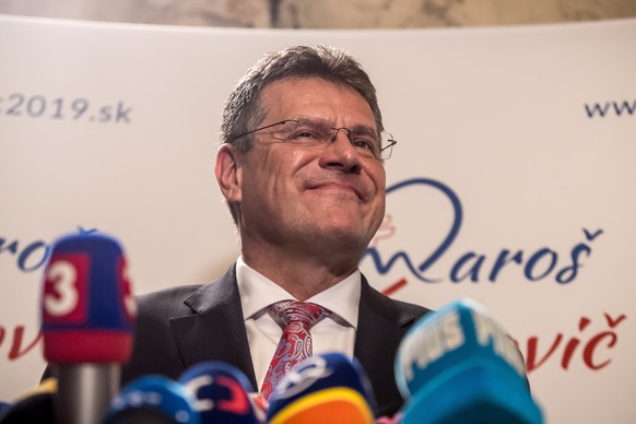 epa07474570 Slovak presidential candidate Maros Sefcovic talks to journalists during an elections night at his election headquartes in the Slovakia&#039;s presidential election run-off in Bratislava,  ...