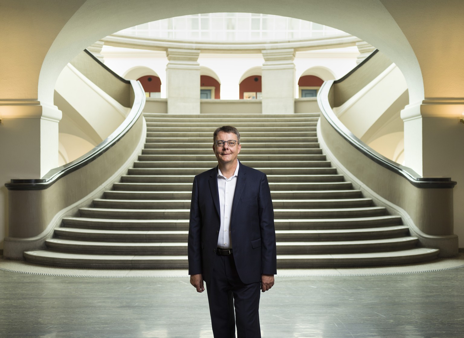 AVIS --- ZU MICHAEL SCHAEPMAN, NEUER REKTOR DER UNIVERSITAET ZUERICH, STELLEN WIR IHNEN FOLGENDES PORTRAIT ZUR VERFUEGUNG. WEITERE BILDER FINDEN SIE AUF visual.keystone-sda.ch --- Michael Schaepman, R ...