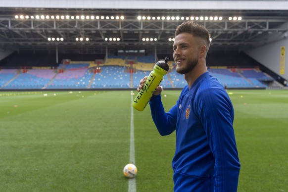 epa06936054 Basel&#039;s Ricky van Wolfswinkel during a training session the day before the UEFA Europa League third qualifying round first leg match between Netherland&#039;s Vitesse and Switzerland& ...