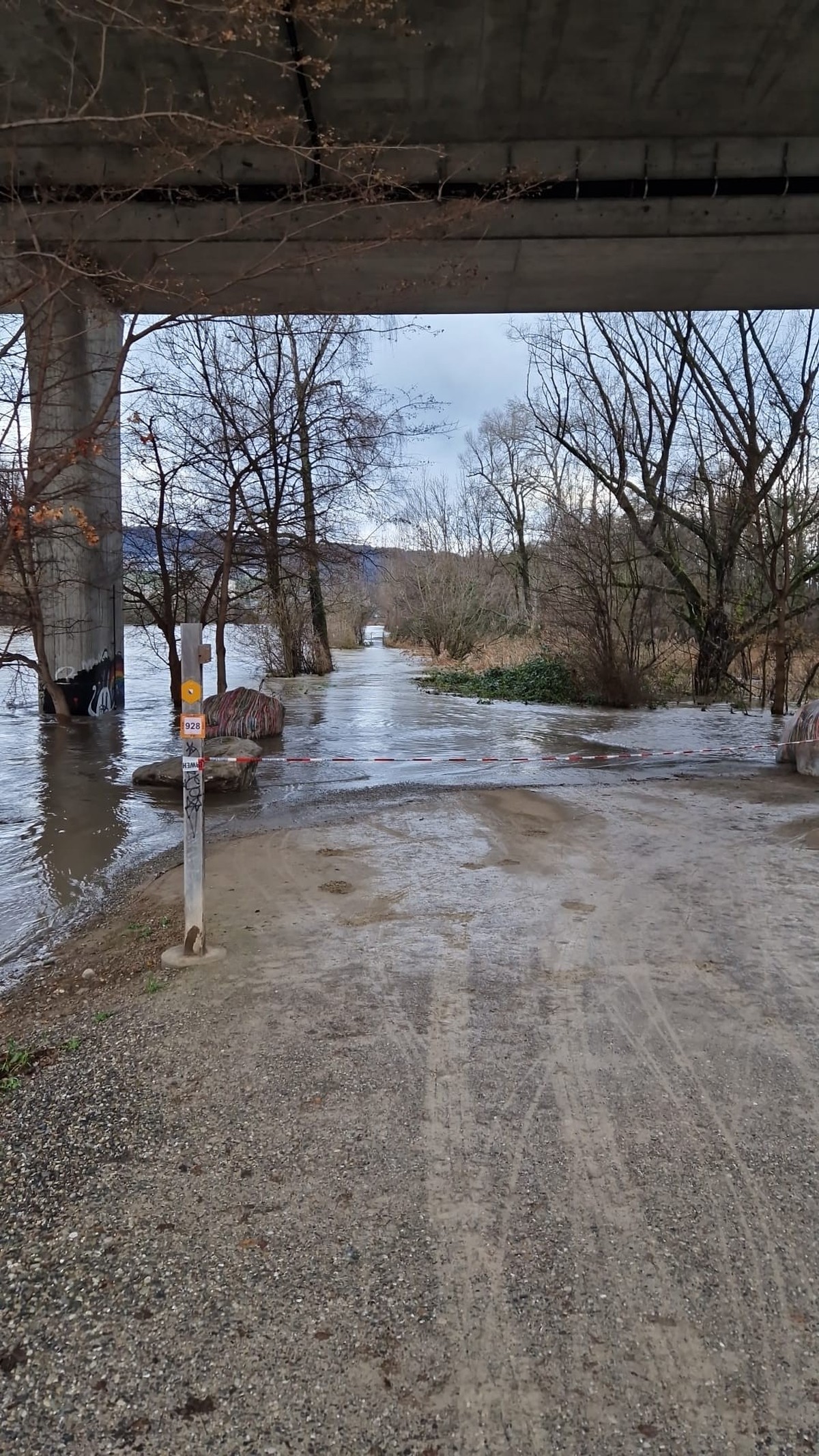 Hochwasser in Glanzenberg ZH am 13.12.2023