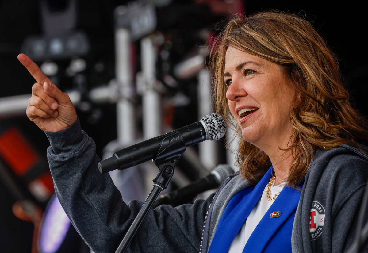 Alberta Premier Danielle Smith delivers a speech on Alberta Day in Calgary, Alberta, Canada, Sunday, Aug. 30, 2026. (Jeff McIntosh/The Canadian Press via AP)
Alberta Day Smith