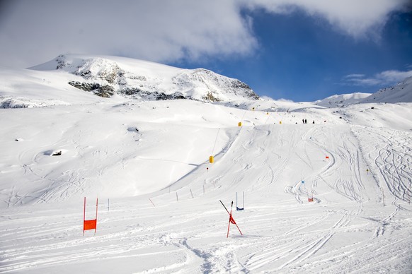 Der Ski-Weltcup hätte eigentlich erstmals Zermatt besucht, die Abfahrten der Männer sowie nun der Frauen auch wurden allerdings abgesagt.