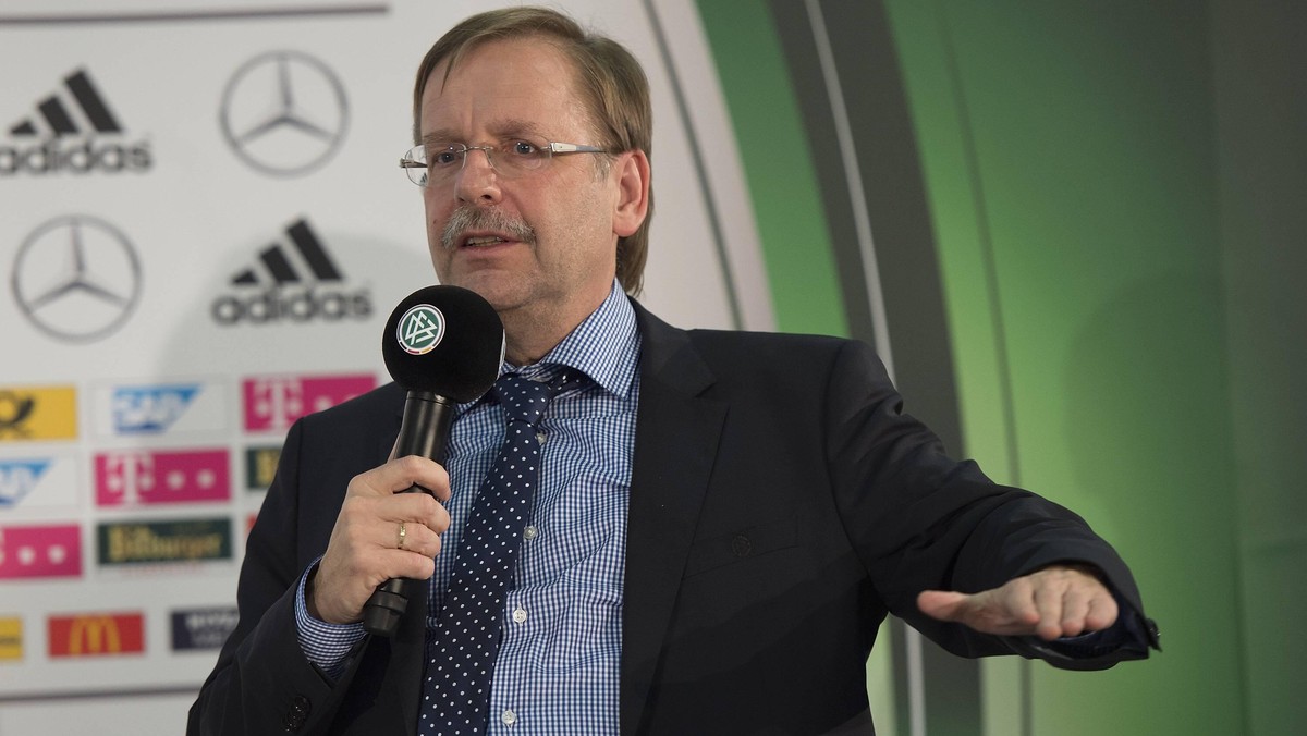16.12.2014, xtwx, Fussball, DFB Pressegespraech DFB 2024, v.l. Dr. Rainer Koch, Vizepraesident

16 12 2014 Football DFB Press conferences DFB v l Dr Rainer Cook Vice President