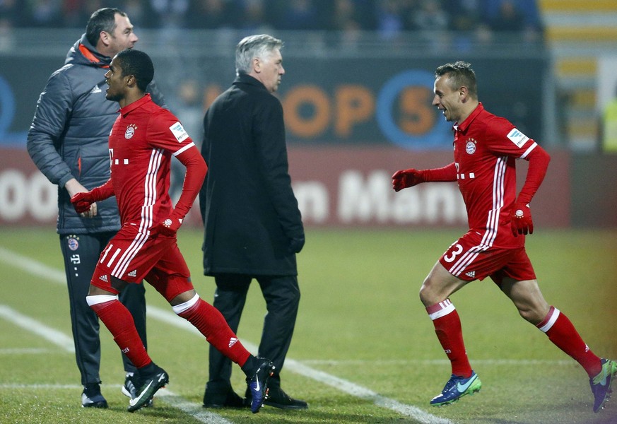 Football Soccer - SV Darmstadt 98 v Bayern Munich - German Bundesliga - Merck-Stadion am Boellenfalltor, Darmstadt, Germany - 18/12/16 - Munich&#039;s Douglas Costa celebrates with team mate Rafinha a ...