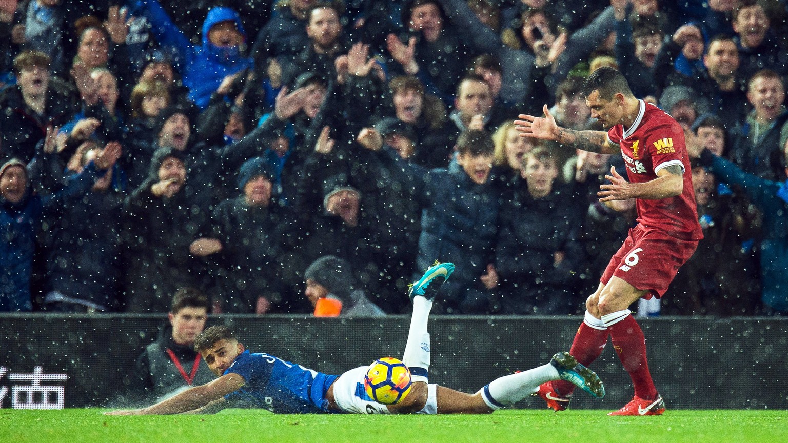 epa06381524 Liverpool&#039;s Dejan Lovren (R) fouls Everton&#039;s Dominic Calvert-Lewin (L) in the penalty box during the English Premier League soccer match between Liverpool FC and Everton FC at An ...