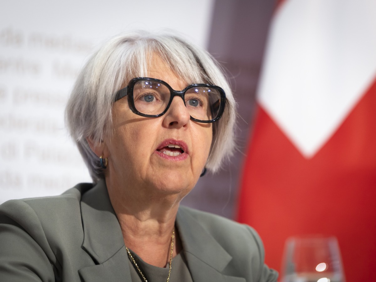 La ministre des assurances sociales Elisabeth Baume-Schneider a défendu lundi un relèvement de la TVA pour financer la 13e rente AVS.