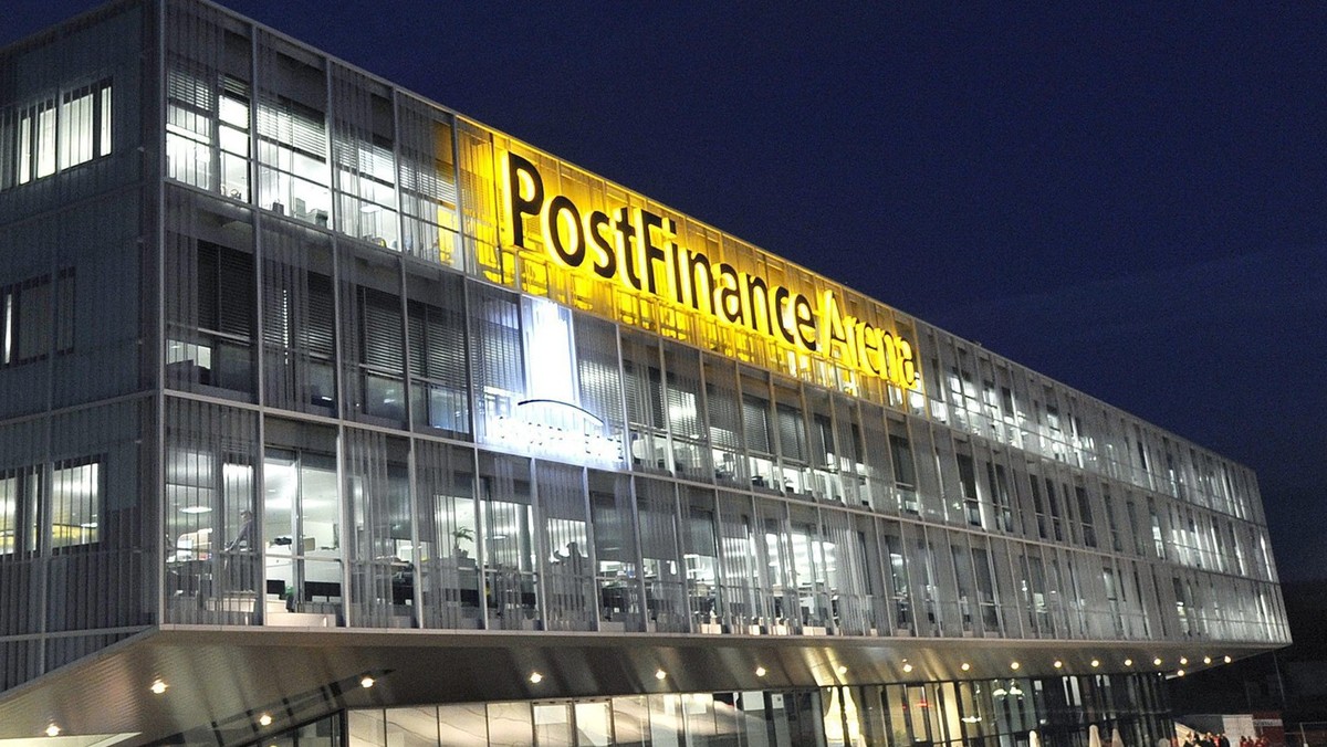 Sicht auf die PostFinance Arena, am Dienstag 18. Januar 2011, in Bern. Vom 24. bis 30. Januar 2011 findet hier die Eiskunstlauf Europameisterschaft statt. (KEYSTONE/Peter Schneider)