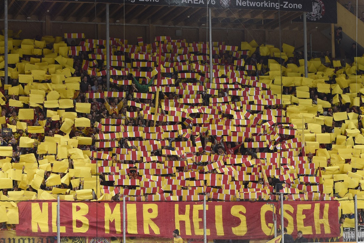 Die Langnau-Fans müssen bis kurz vor Schluss bibbern.