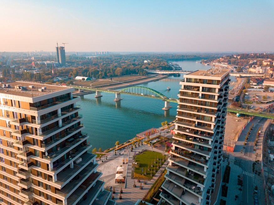 Waterfront in Belgrad, hier ist ein futuristisches Stadtviertel geplant.