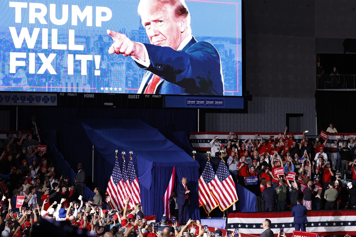 epa11701986 Republican presidential candidate and former US President Donald Trump arrives at a campaign rally in Grand Rapids, Michigan, USA, 04 November 2024. Trump and Vice President and Democratic ...