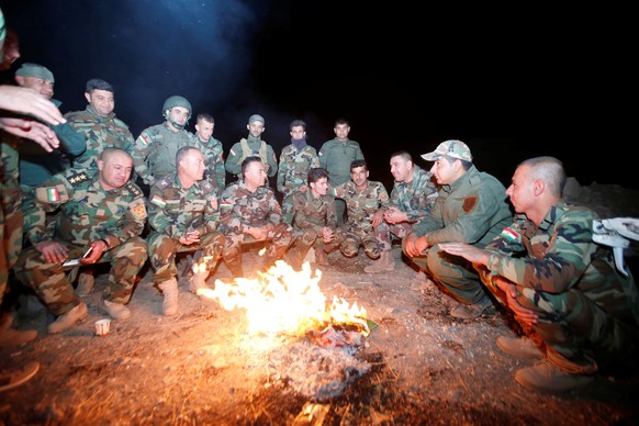 Peshmerga forces gather on the east of Mosul during preparations to attack Mosul, Iraq, October 16, 2016. REUTERS/Azad Lashkari