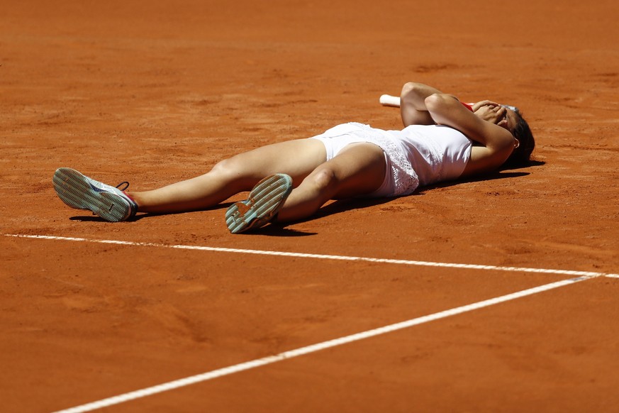 epa05429032 Viktorija Golubic of Switzerland celebrates winning the final match against Kiki Bertens of the Netherlands at the WTA Ladies Championship tennis tournament in Gstaad, Switzerland, 17 July ...