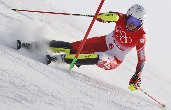 epa09739644 Wendy Holdener of Switzerland in action during the 1st run of the Women&#039;s Slalom race of the Alpine Skiing events of the Beijing 2022 Olympic Games at the Yanqing National Alpine Ski  ...