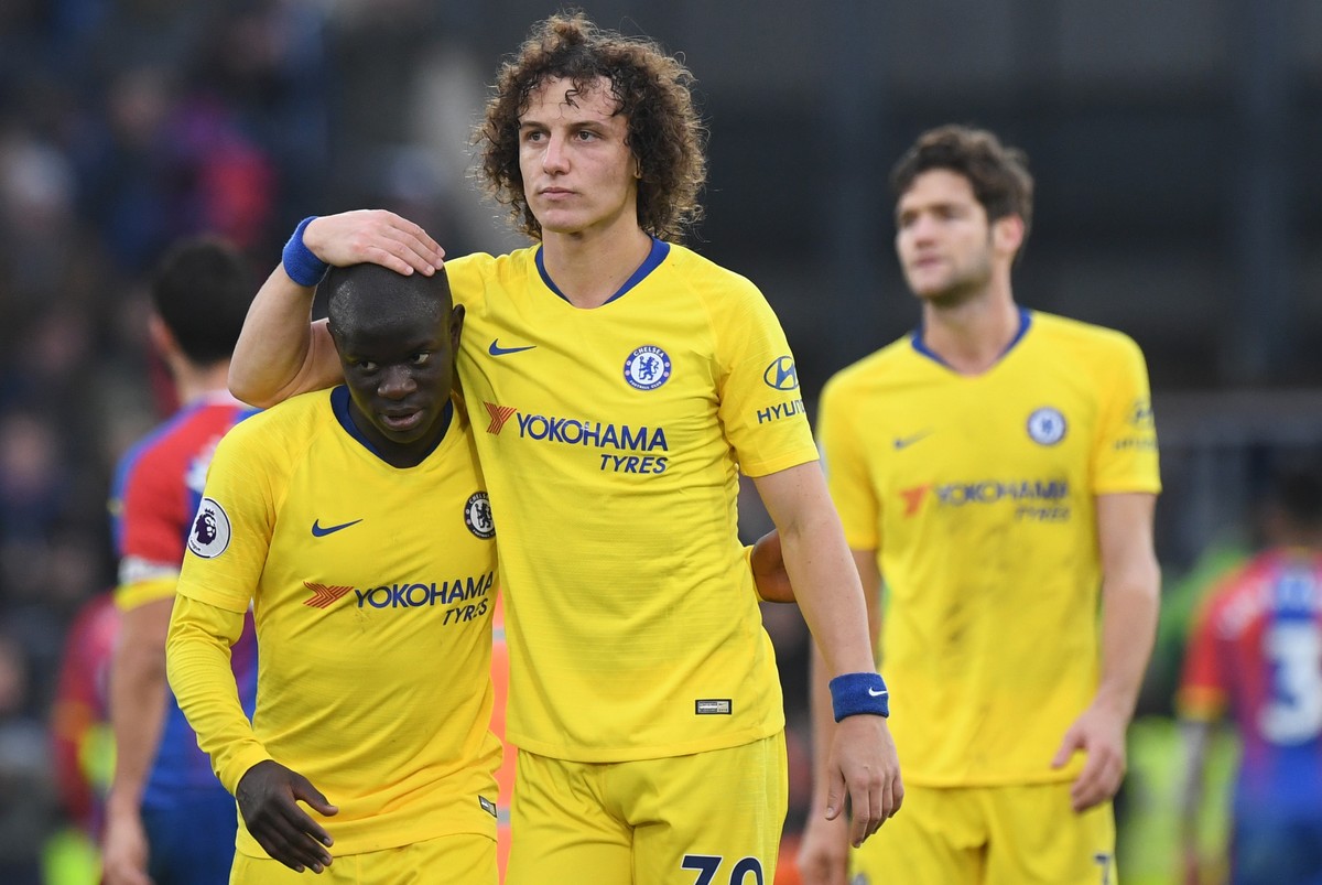 epa07254144 Chelsea's N'Golo Kante (L) and Chelsea's David Luiz (R) react after the English Premier League soccer match between Crystal Palace v Chelsea at Selhurst Park in London, Brit ...