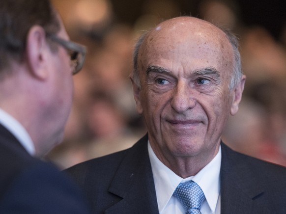 Alt Bundesrat Hans-Rudolf Merz, ehemaliger Verwaltungsratspraesident, aufgenommen an der Generalversammlung der Versicherungsgesellschaft Helvetia, am Freitag, 24. April 2015, in St. Gallen. Pierin Vi ...