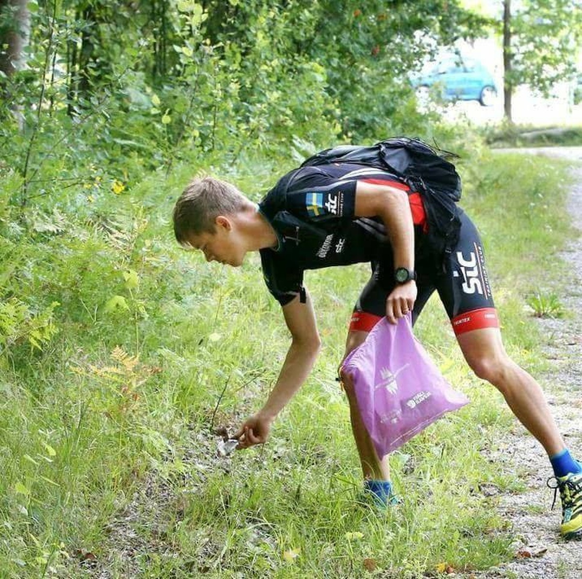 Ein schwedischer Sportler beim «Plogging».
